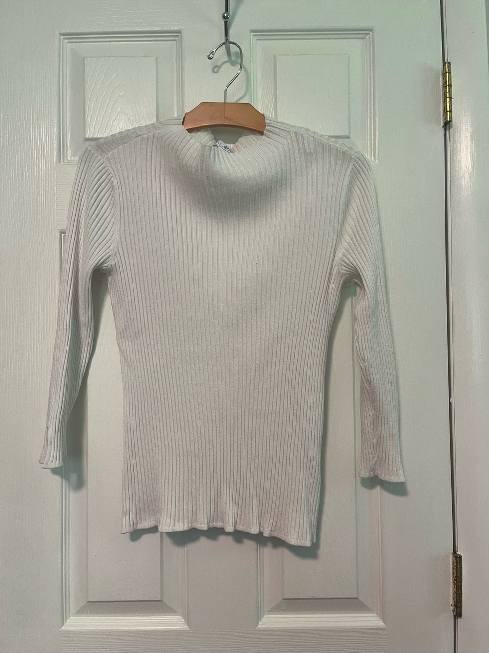 Roz & Ali White Ribbed Mock Neck Long Sleeve Top
